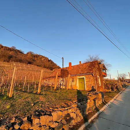 Bandi Weekend House Apartament Somlojeno