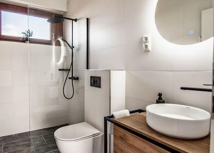 Bandi Weekend House *