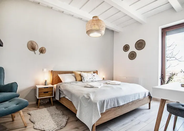 Bandi Weekend House * Somlojeno